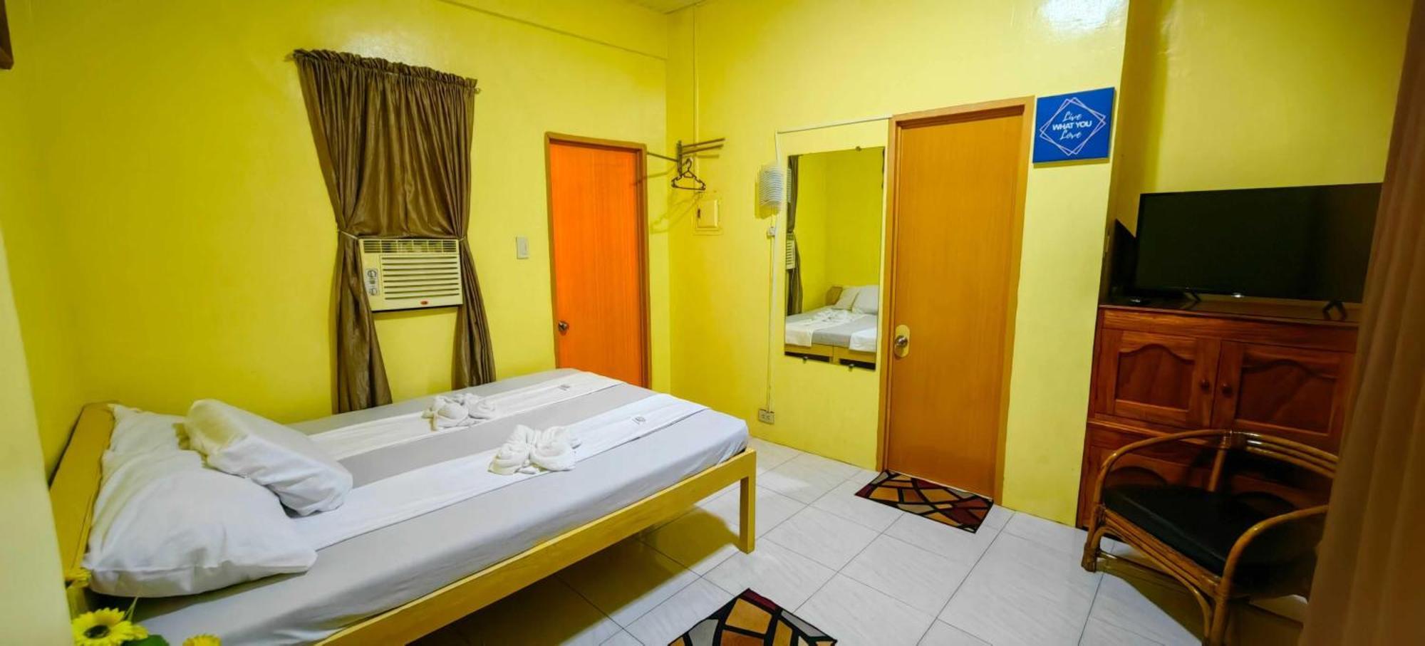 Las Residencias Bed And Breakfast Puerto Princesa Exterior photo